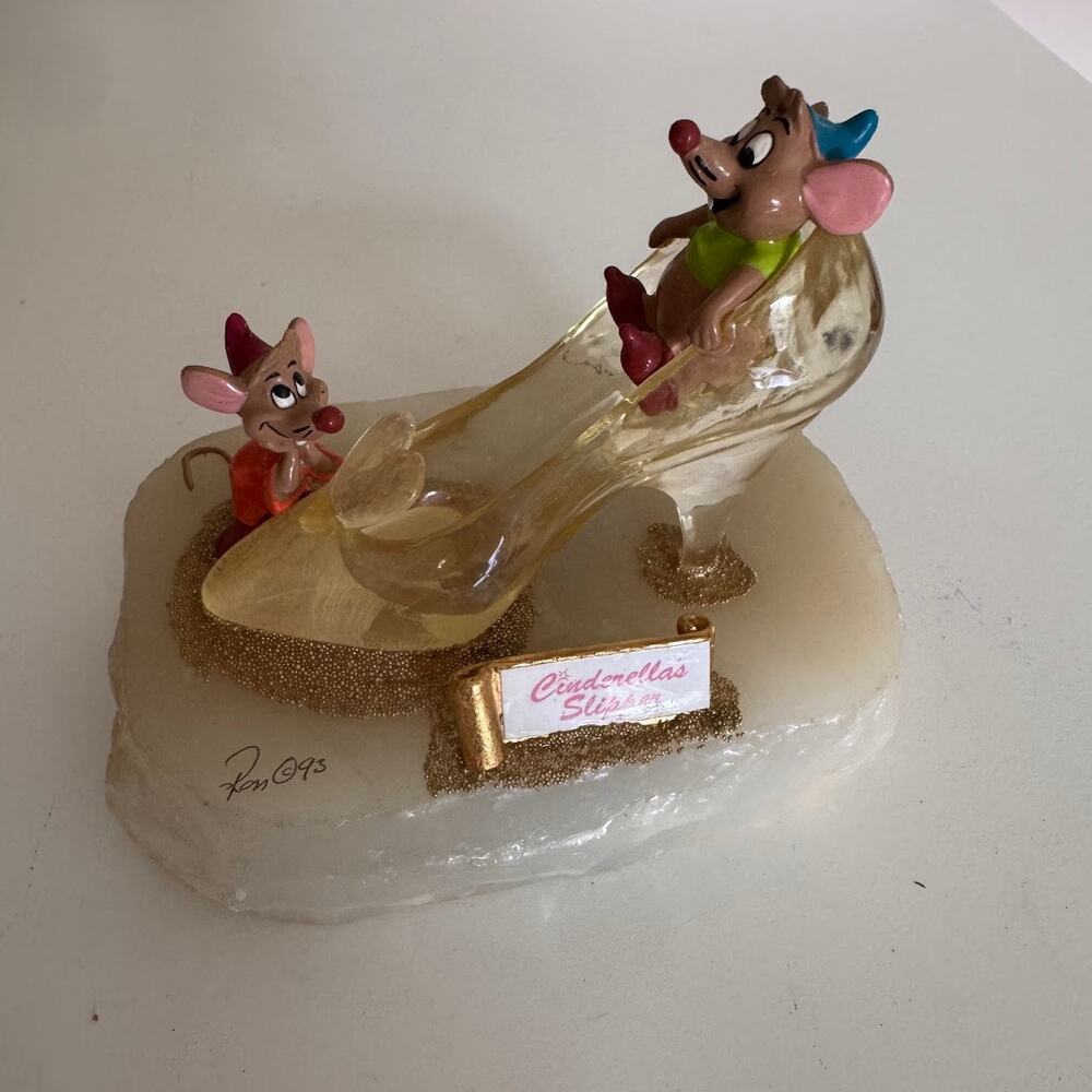 ❌SOLD❌Disney Ron Lee Sculpture “Cinderella Slipper” Limited Edition 150/1750 93 - Picture 1 of 11